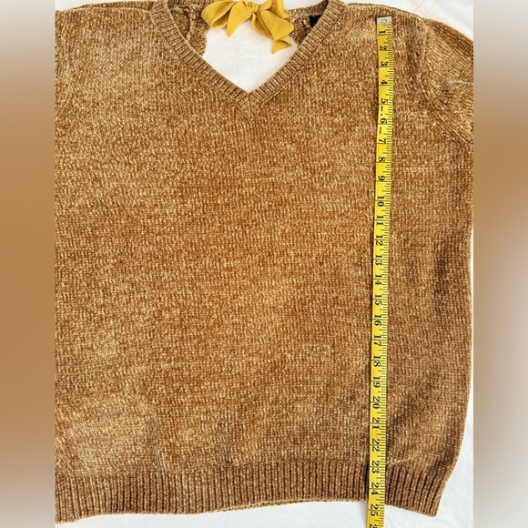 Buffalo David Bitton Women’s Yellow Knit Sweater Size L Long Sleeve Cut Out Back - Picture 7 of 10